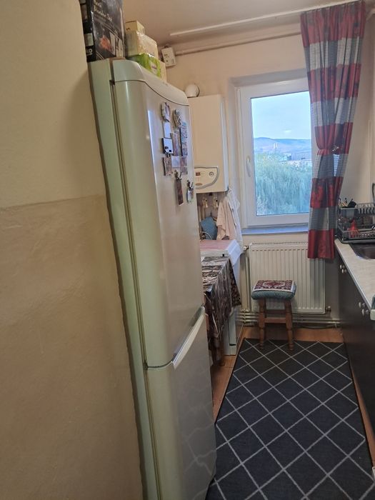 APARTAMENT de vânzare