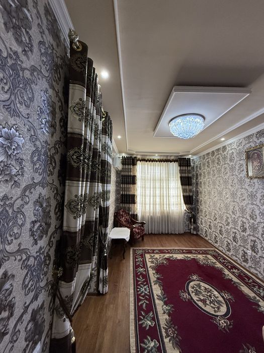 Qarshi markazidan uy sotiladi