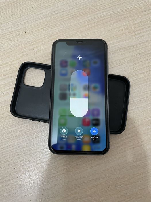 Продам iPhone 11.