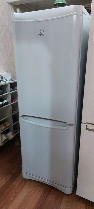 Холодильник Indesit