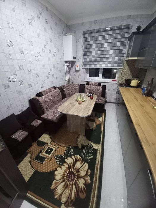 Истиклол стадионы олдида Янги курилган Дом