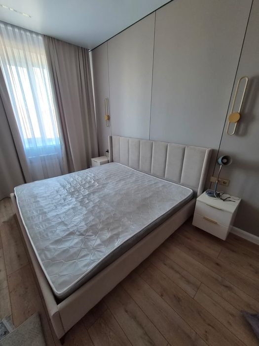 Кровать кинг сайз 2х2