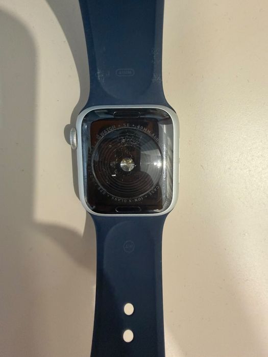 Apple watch SE 2 (smart watches)