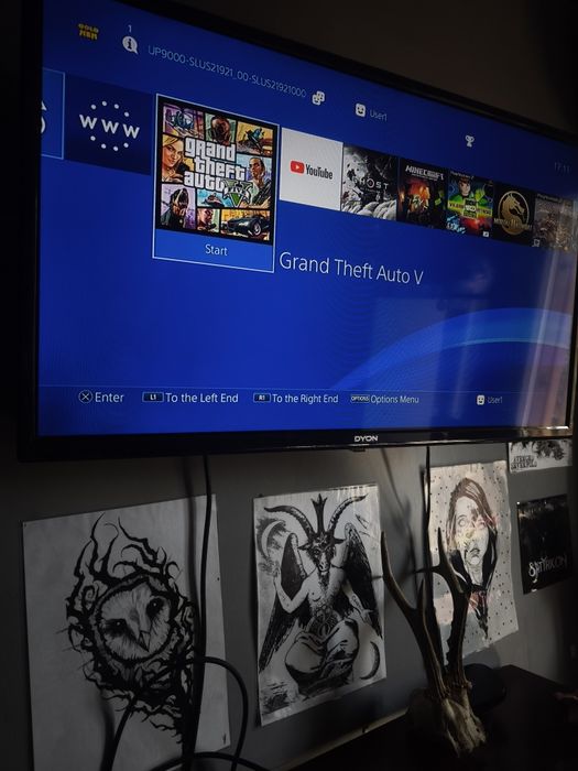 Хакнат PlayStation 4 (500GB) + 2 Джойстика + Игри (GoldHEN v9.60)