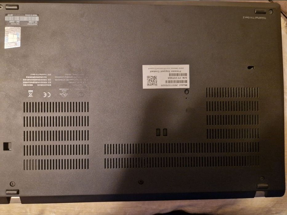 Лаптоп Lenovo T14 Gen2 много запазен - отлична батерия и тъч екран