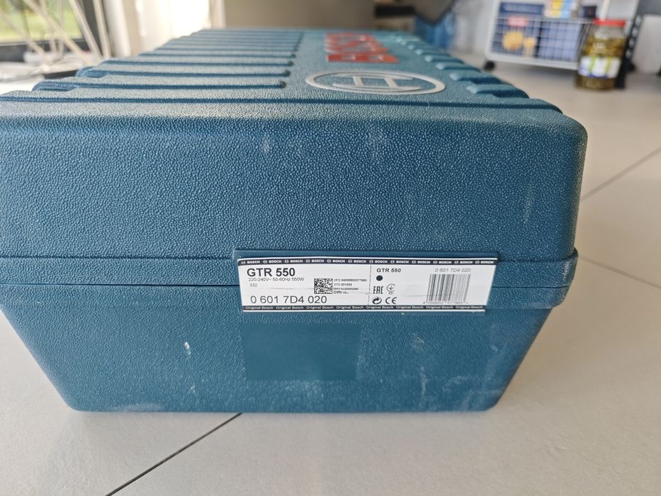 Шлайф машина за СТЕНИ и тавани Bosch GTR 550