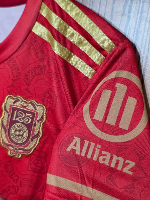Set Echipament FC Bayern München - Ediție Aniversară 125 Ani - MUSIALA 42 (Copii)