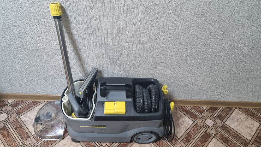 Продам пылесос моющий Karcher Puzzi 10/1