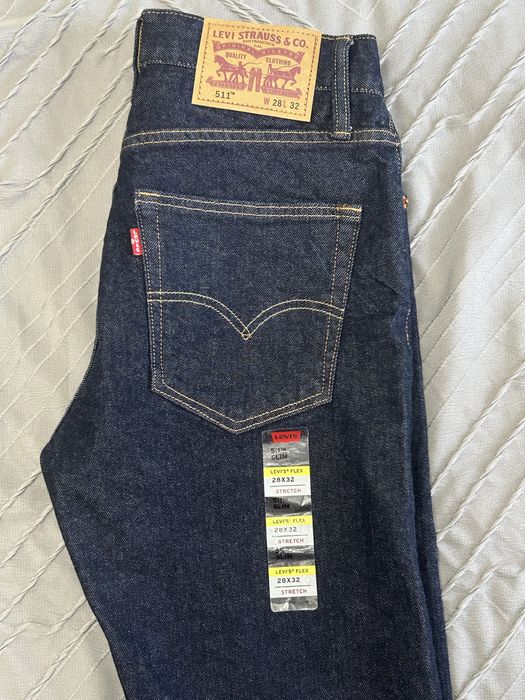 Джинсы levi’s.