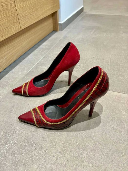 Червени обувки на ток Shoe Art