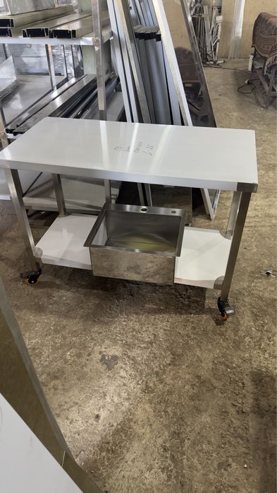 Стол мойка из нержавейки .