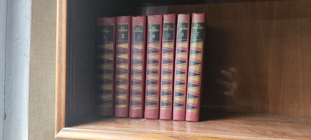 Продаются книги, в хорошем состоянии