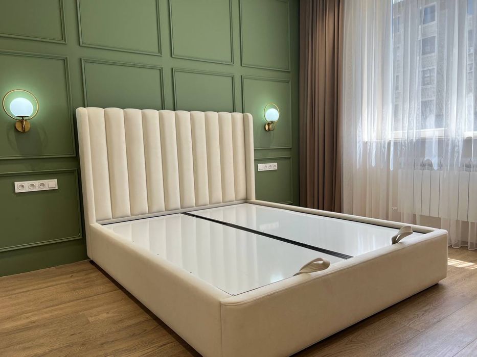 Мягкая.Кровать изголовьем кровать в наличии