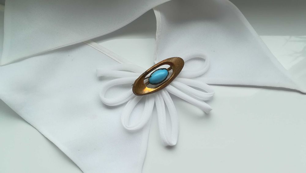 Bijuterie brosa veche  frumoasa de colectie