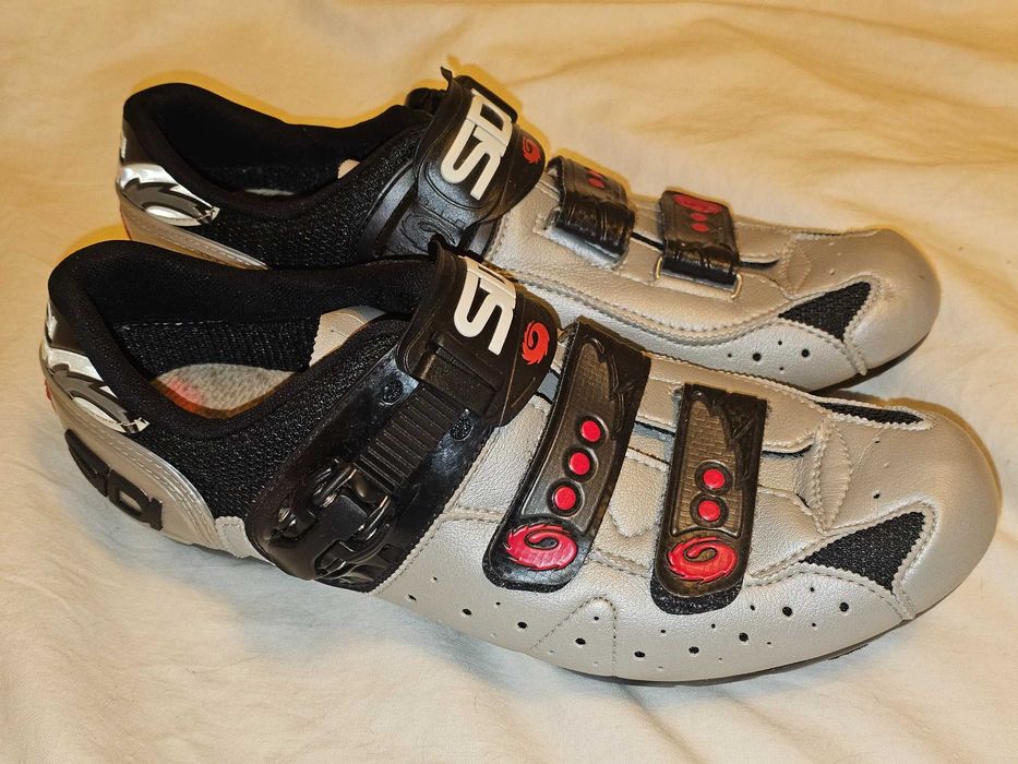 Pantofi ciclism Sidi 44 si 36 trace 2 Bontrager 43 MTB spd ca noi Casca ciclism Met Veleno ca noua marime M 56/58