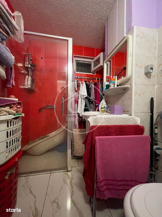 Apartament cu 3 camere de vânzare în zona Rogerius, Oradea