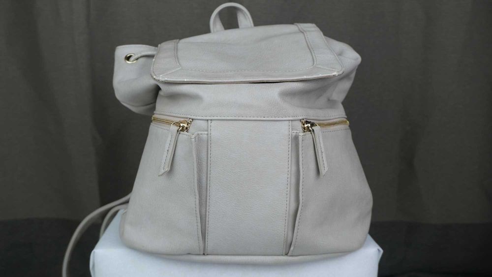 Ghiozdan / rucsac dama SIX crem din piele ecologica / imitatie piele