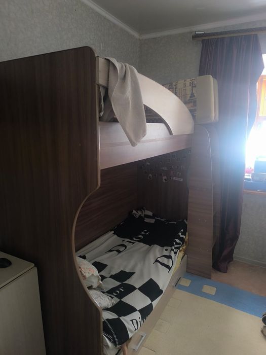 Кровать двухъярусная