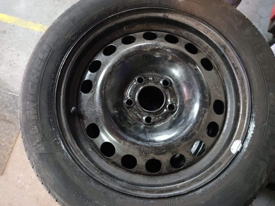 Vând jante tablă cu anvelope de vară!