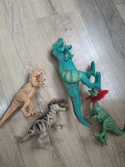 Set 4 dinosauri cu sunete și lumini