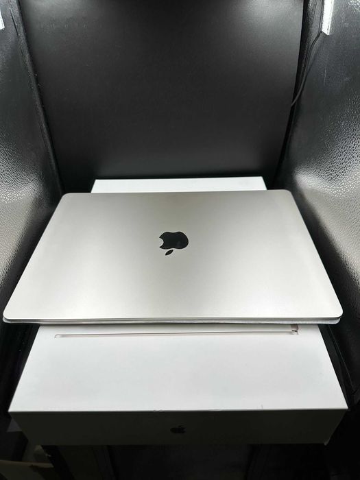 Hope Amanet P5 - MacBook Air 15 M4 / 16GB / 512GB SSD / Nou