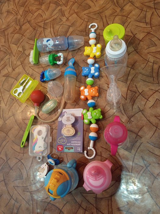 Продаются ( товары для кормления ) .