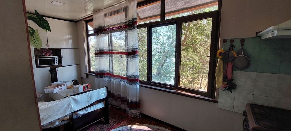 4 xonali Kvartira sotiladi