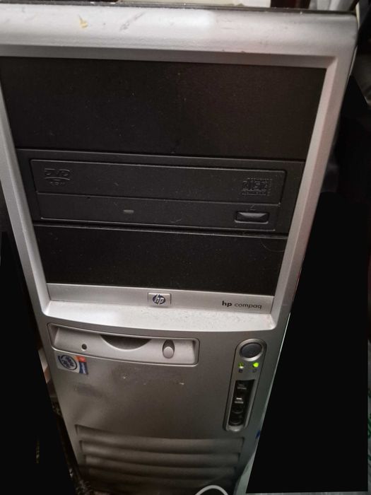 Компютър HP с монитор Sony клавиатура мишка