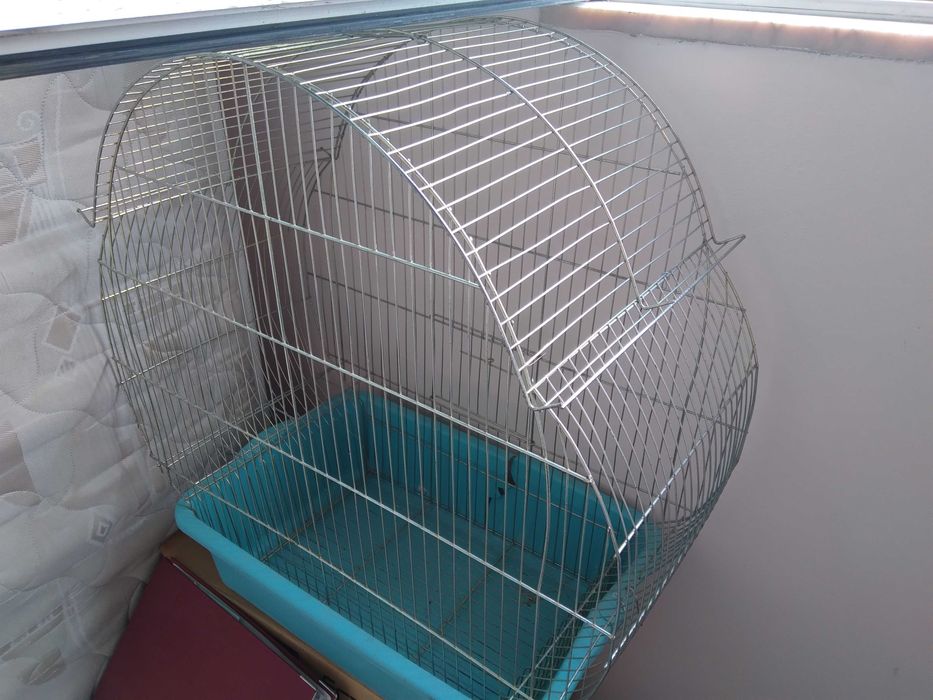 Клетка за птици с легенче - папагали и екзотични птички