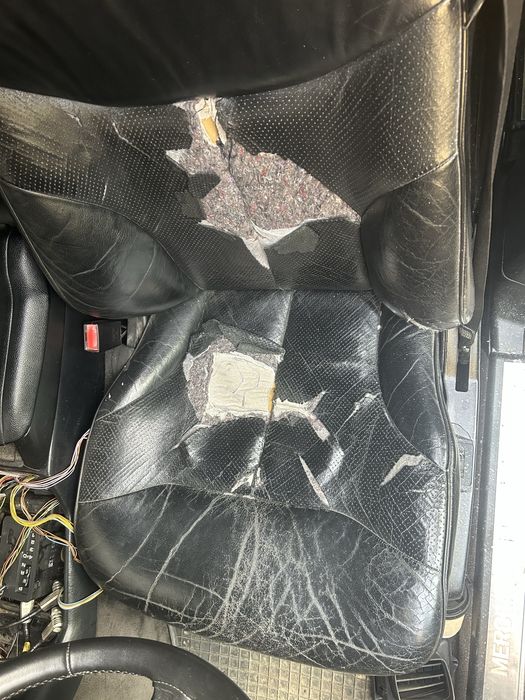 Передние сидиенья