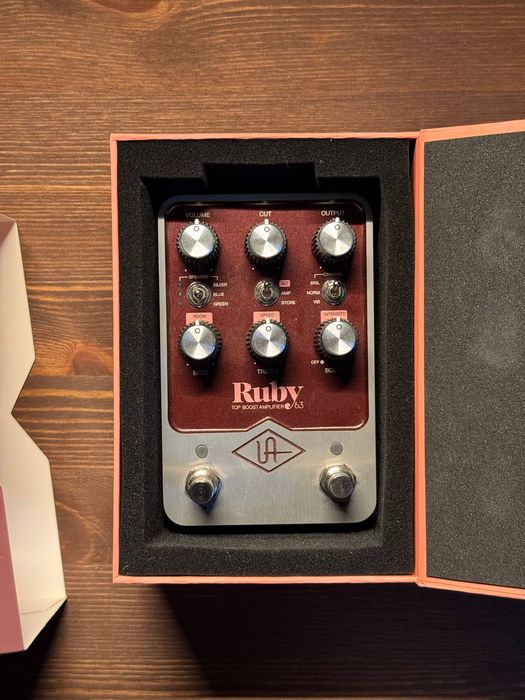 UNIVERSAL AUDIO UAFX Ruby '63 гитарная педаль усилитель