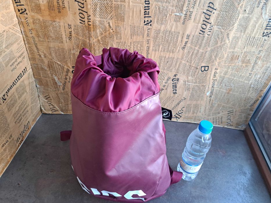 раница Asics-Нова!тъмно червена,текстилна чанта,,мешка