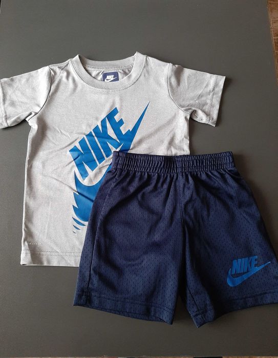 Детски екип Nike размер 3-4г.