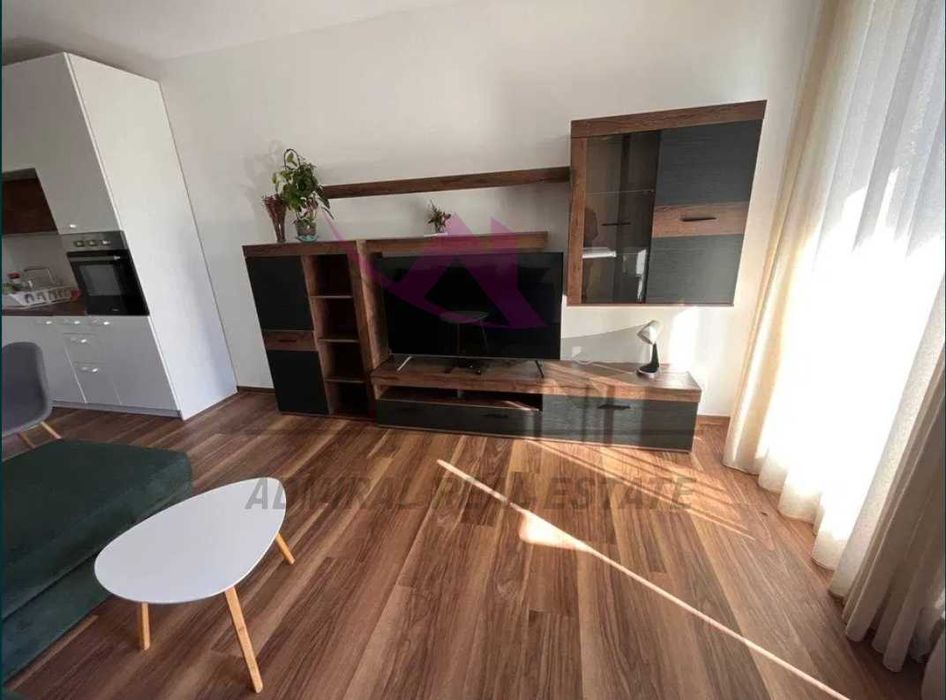 Дава се под наем Двустаен апартамент в Варна, Център - 55 кв.м за 700 € - Снимка #2