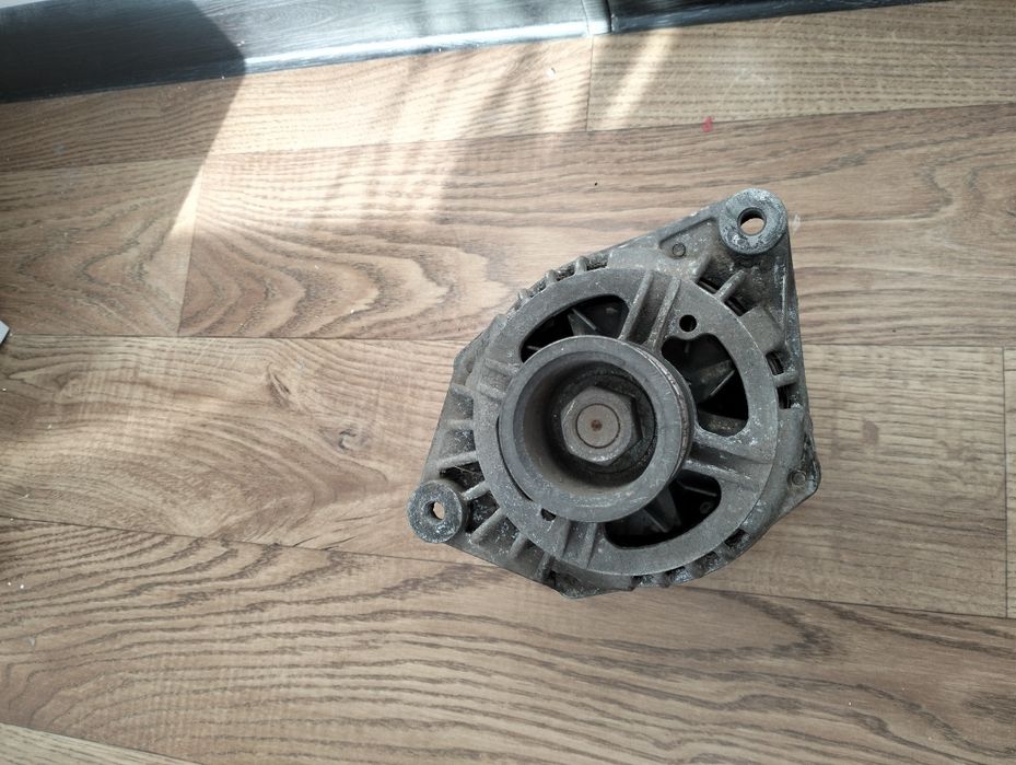 Продам генератор 15000 и уселитель 5000 от приоры