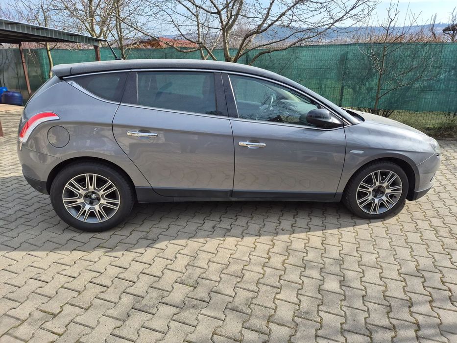 Lancia Delta fără accident, km verificabili