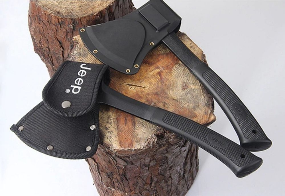 Туристическа брадва JEEP с 2 калъфа подходяща за къмпинг лов риболов