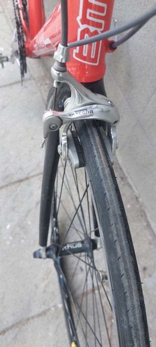 Продавам швейцарски алуминиев бегач bmc  26 цола,44 см