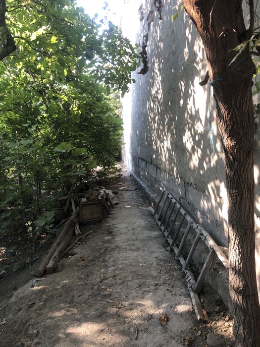 ARZON NARH Hovli joy quruq yer bahosida