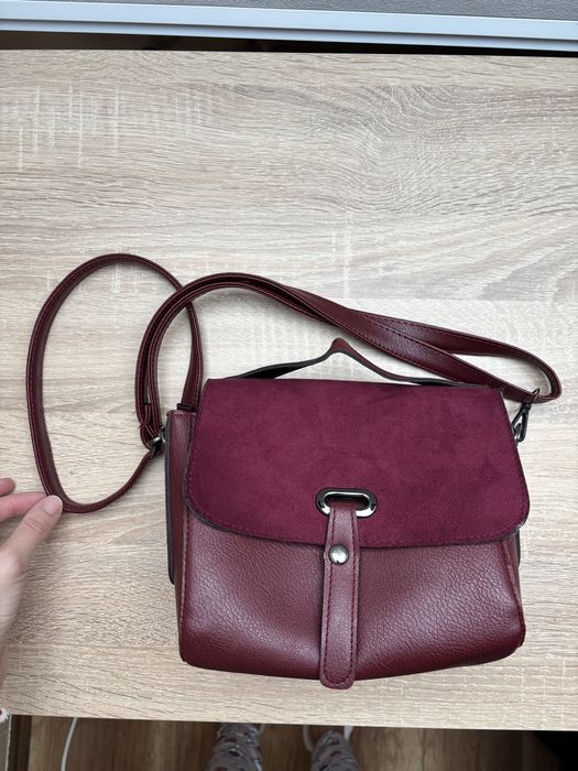 Тъмночервена дамска чанта