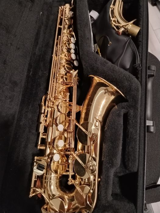 Vând saxofon yamaha yas 275 la 650€și 280 la 750 euro