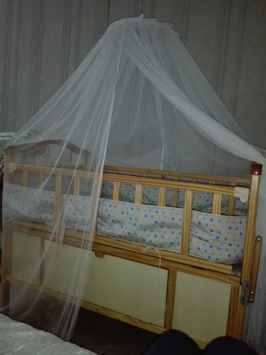 Отдам кроватку детскую