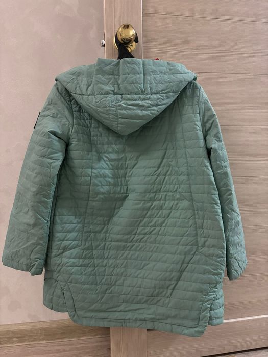 Продам осенюю куртку