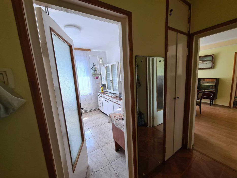 Vând apartament cu 3 camere