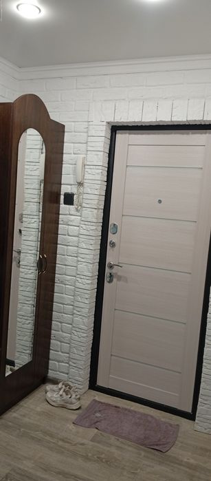 сдам 1кв. 8 мкр.