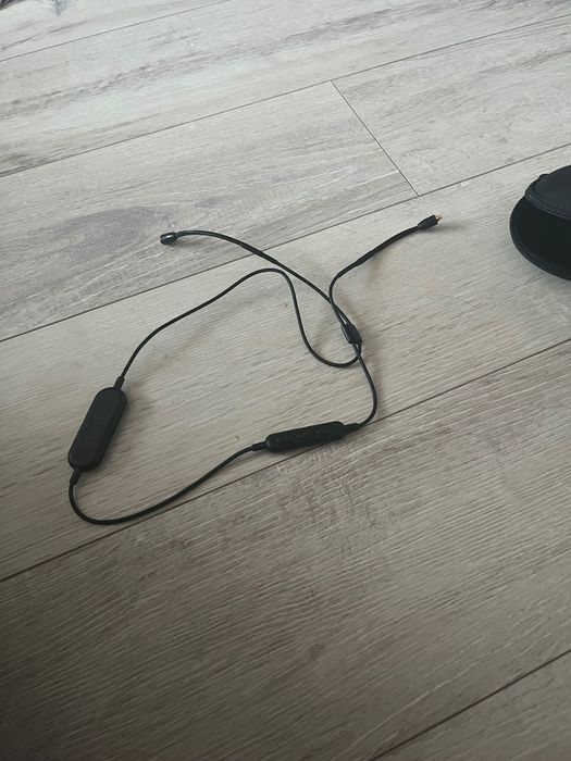 Shure se535 headphones earphones bluetooth