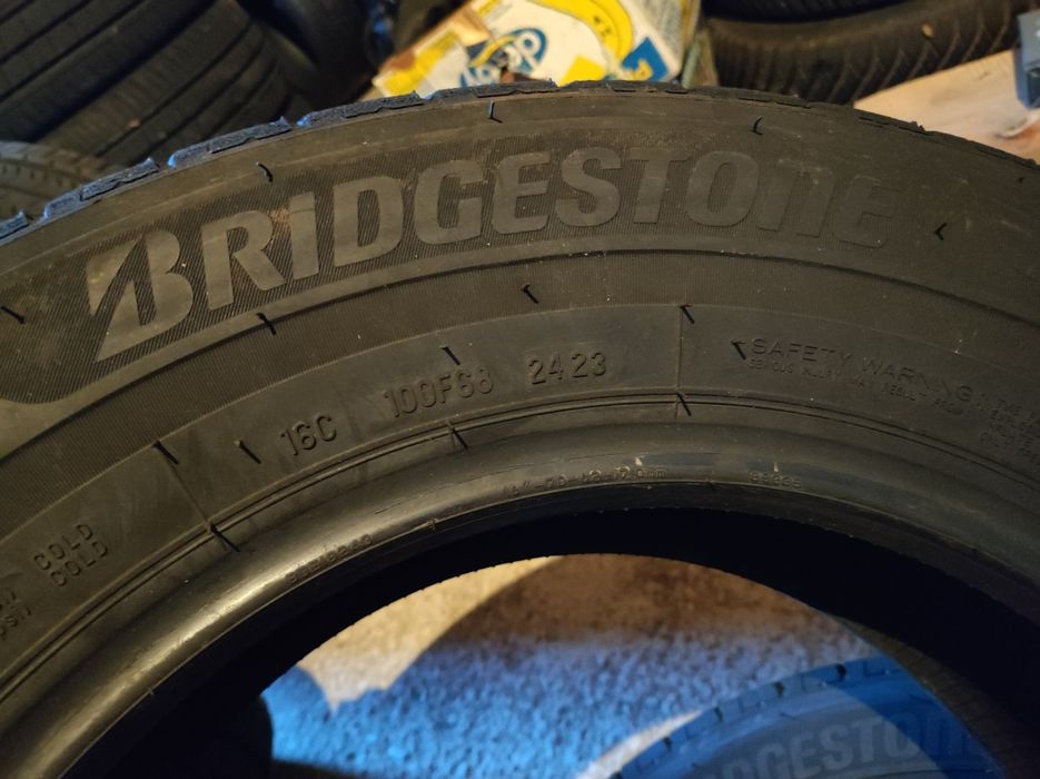 Set 2 Anvelope 215.65.R16C 109/107T Bridgestone vara Noi Dot 2423