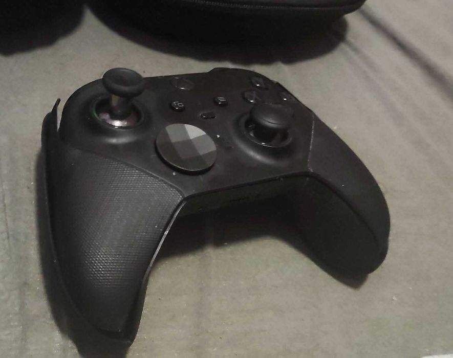 Xbox Elite Series 2 Wireless Controllers