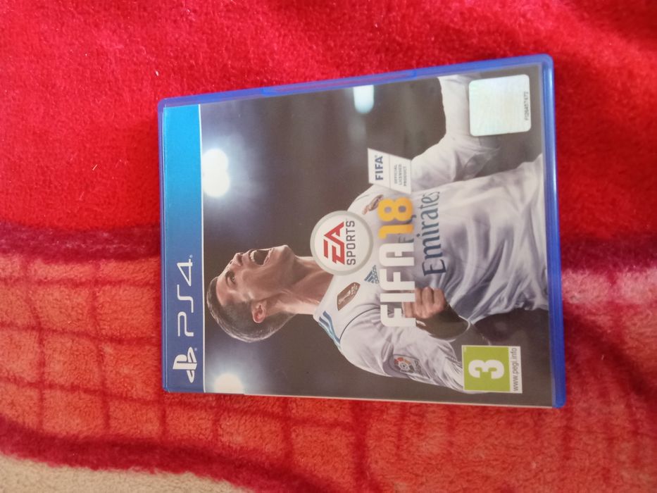 Fifa 18 pentru PS4 este ca nou folosit doar de două ori