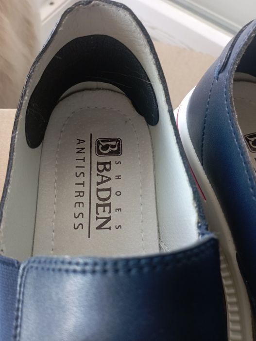 Продам женскую обувь 38 размер.